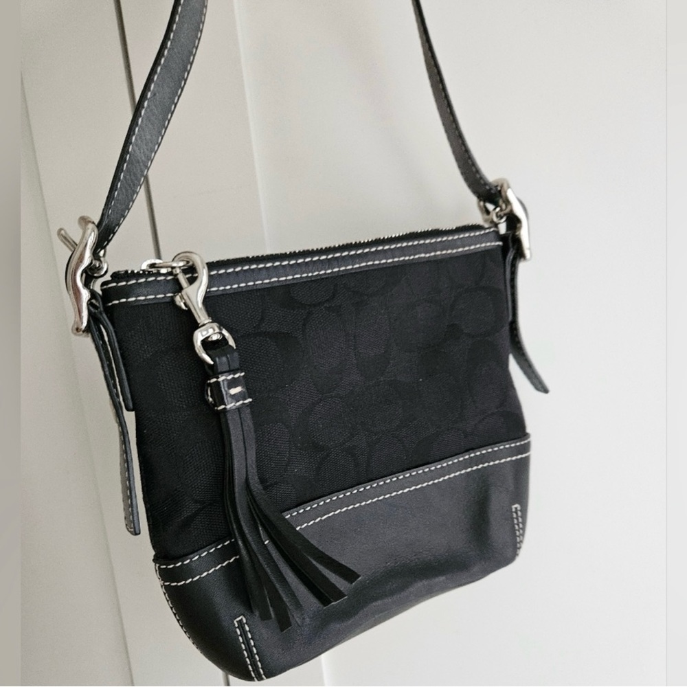 ⭐️GUC Vintage Coach Small Bag in Good Condition